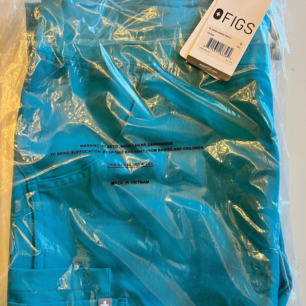 FIGS scrubs set -Teal. Brand New w/tags. Tried on, pants were too long on me
